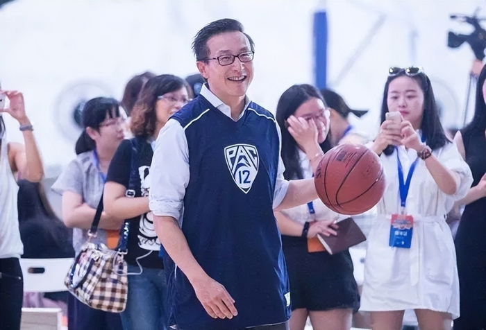 Kaiyun Sports-开云体育-当年蔡崇信33亿买下篮网队，如今出售值多少钱？网友：血赚|布鲁克林篮网队|nba|球队|估值|市值_新浪体育_新浪新闻